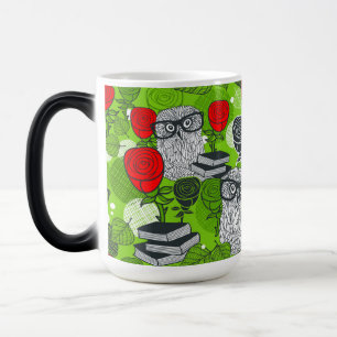 Taza Mágica Búho en rosas rojas