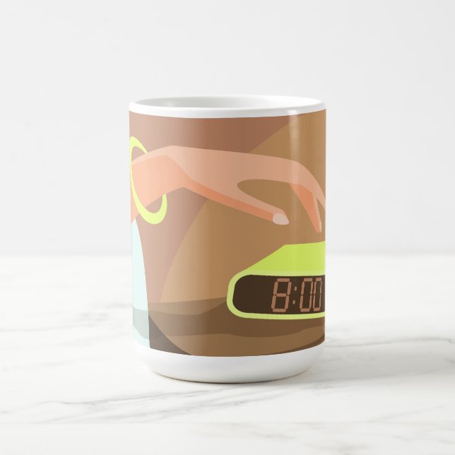 Taza Mágica Chicas presionando con la mano el botón de sondeo  (Centro)