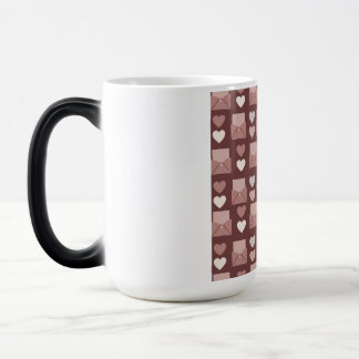 Taza Mágica con corazones voladores, sobres de amor y teléfono