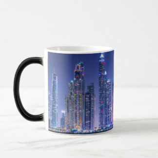 Taza Mágica Cornisa de rascacielos modernos de Dubai