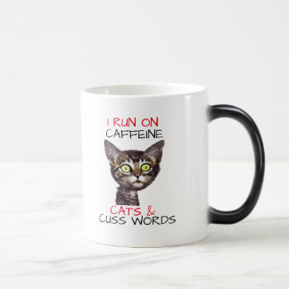 TAZA MÁGICA CORRO EN CAFFEINE CATS & CUSS WORDS