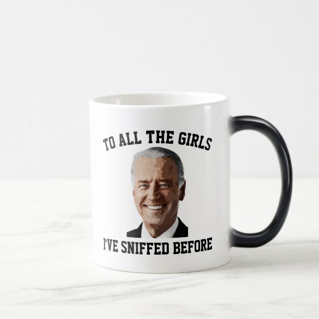TAZA MÁGICA CREEPY JOE BIDEN CHICAS........................... (Derecha)