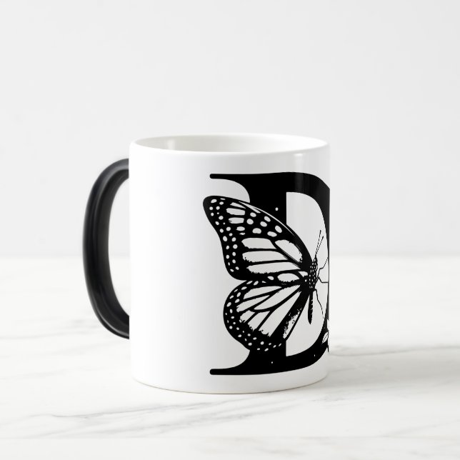 Taza Mágica D Alphabet black butterfly (Anverso izquierdo)