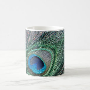 Taza Mágica Del pavo real todavía de la pluma vida negra