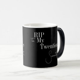 Taza Mágica Descanse en paz los 20 años, 30 en blanco y negro