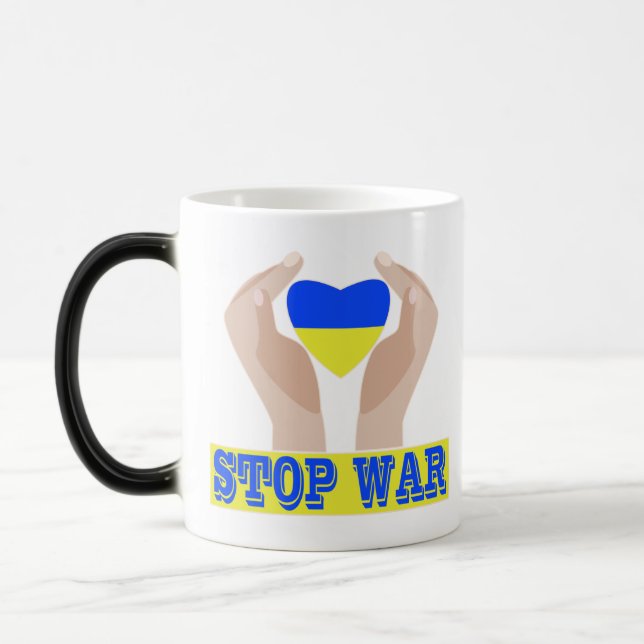 Taza Mágica Detengan la guerra: corazón de bandera ucraniana e (Izquierda)