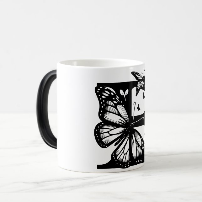 Taza Mágica E Alphabet black butterfly (Anverso izquierdo)