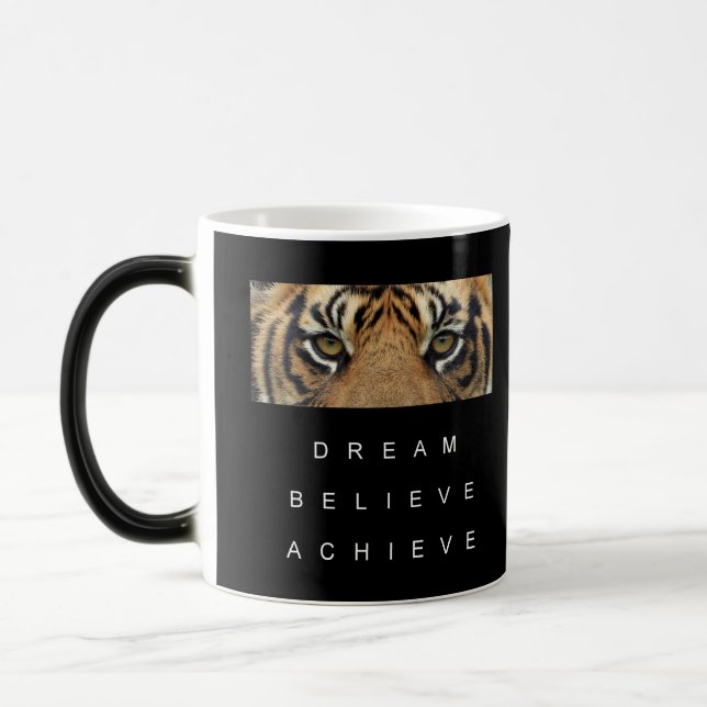 Taza Mágica El Sueño Motivacional Blanco Y Negro Cree En Logra (Izquierda)
