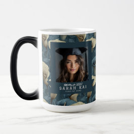 Taza Mágica Elegante patrón de lirios de Calla Clase Graduada