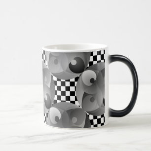 Taza Mágica Equilibrio B/N por Kenneth Yoncich