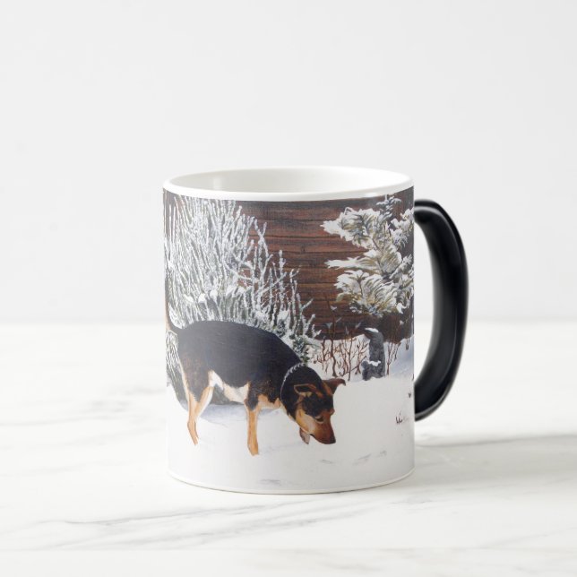 Taza Mágica Escena de nieve de invierno con perro negro lindo  (Anverso derecho)