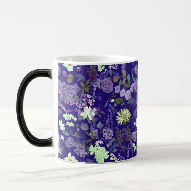 Taza Mágica Flores con un ambiente elegante y misterioso (Izquierda)