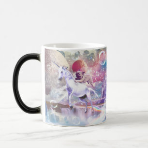 Taza Mágica Goma arcoiris montando unicornio en el espacio.