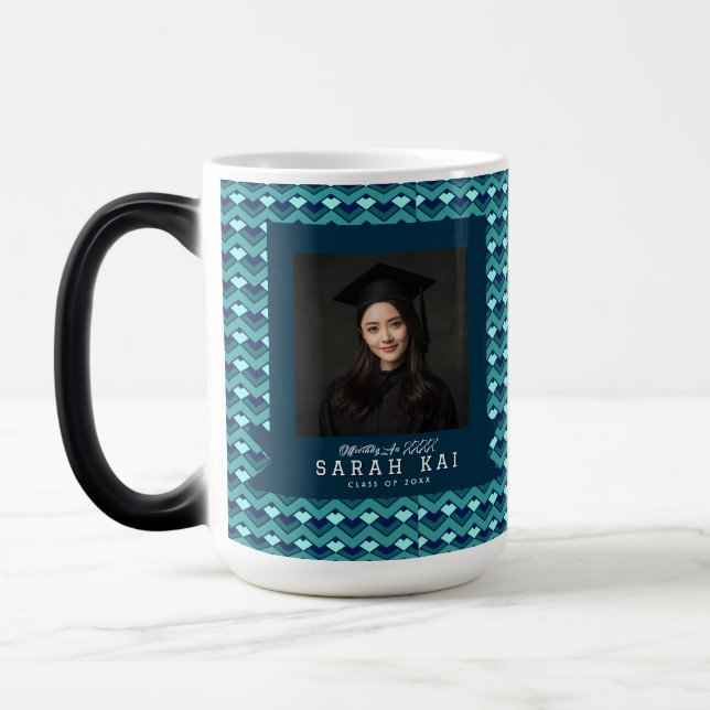 Taza Mágica Hermosa impresión en zigzag para clase graduada (Izquierda)