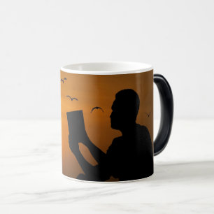 Taza Mágica Hombre leyendo libro relájese sola naturaleza Suns