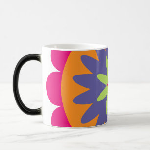 Taza Mágica ilustración de formas florales naranja y rosa