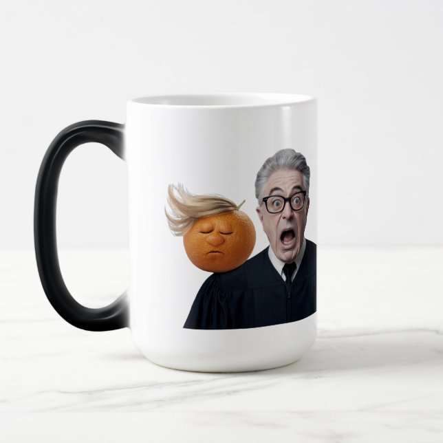 Taza Mágica Juicio por Trump en el Día 1 (Izquierda)