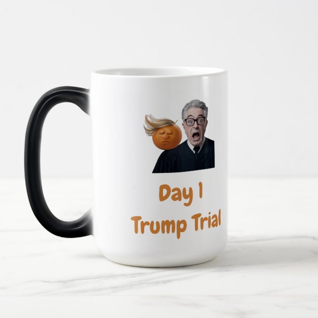 Taza Mágica Juicio por Trump en el Día 1 (Izquierda)