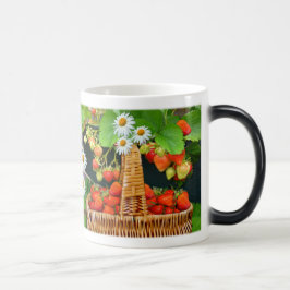 Taza Mágica La cesta de fresas con margaritas ~ Morphing Mug