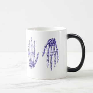 Taza Mágica Los huesos de la mano humana
