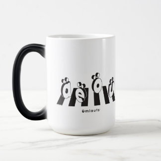Taza Mágica “Los Umlauts™ Cruzando”