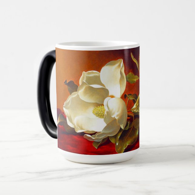 Taza Mágica Magnolia en Terciopelo Rojo Martin Johnson Heade (Anverso izquierdo)