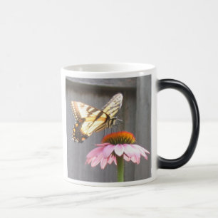 Taza Mágica Mariposa en la flor de Cone