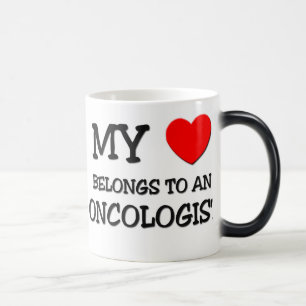 Taza Mágica Mi corazón pertenece a un ONCÓLOGO