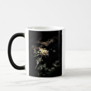 Taza Mágica MRN MRNStudios neonouveau flores surrealistas faux