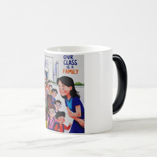 Taza Mágica Mujeres Nuestra clase es una familia