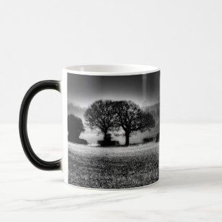 Taza Mágica Paisaje rural en B&W