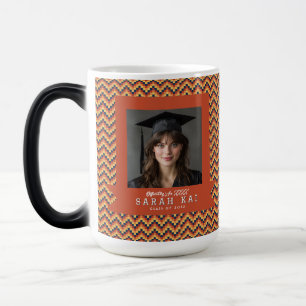 Taza Mágica Patrón de Chevron en Negrita Nieta Graduación