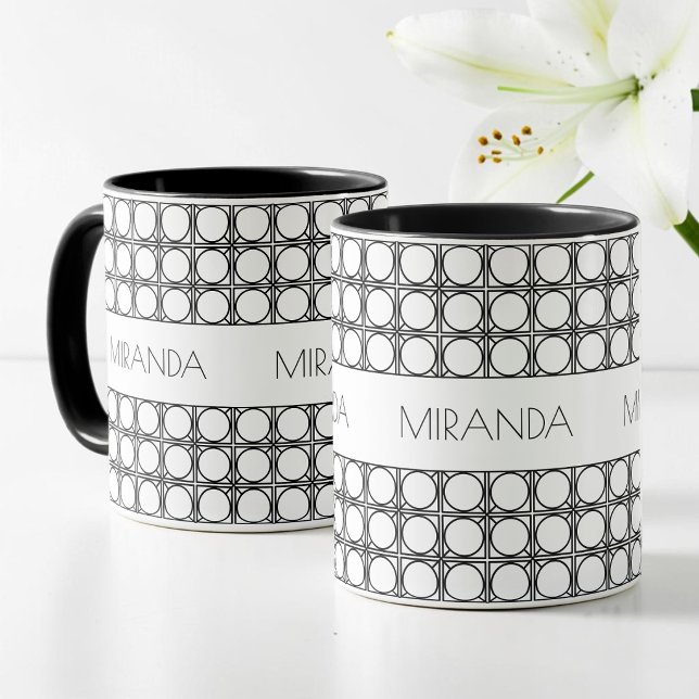 Taza Mágica Patrón de Rattan Moderno en Blanco y Negro Persona (Personalized Modern Black and White Rattan Pattern Color Morph Mug)