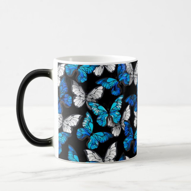Taza Mágica Patrón oscuro sin foco con mariposas azules morfo (Izquierda)