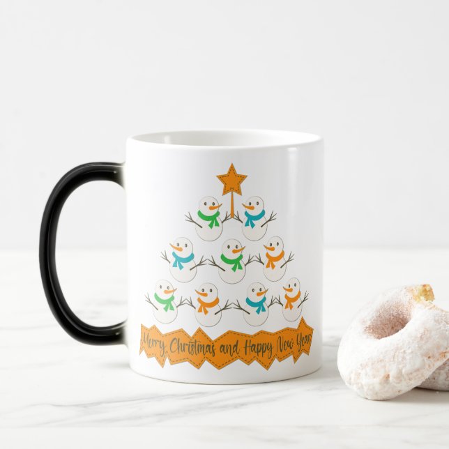Taza Mágica Pirámide de árboles de Navidad hecha de muñecos de (Con donut)