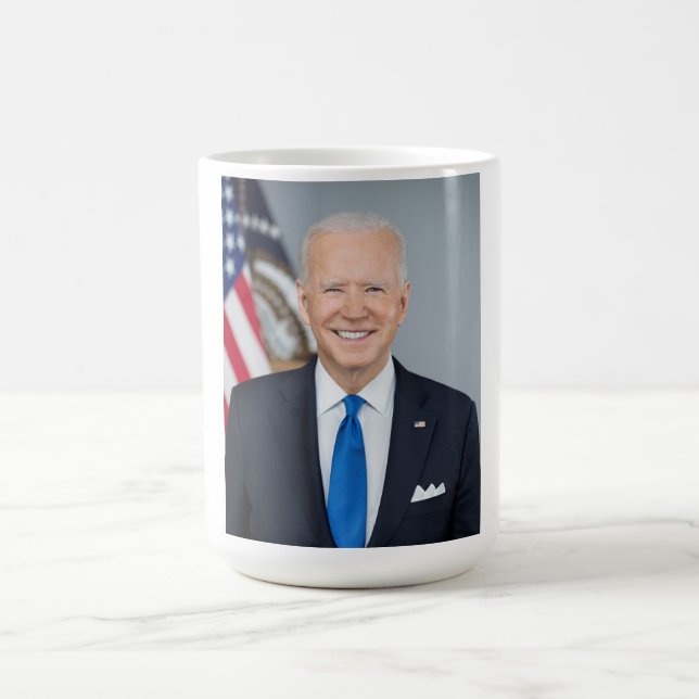 Taza Mágica Presidente Joe Biden retrato de la Casa Blanca Mug (Centro)