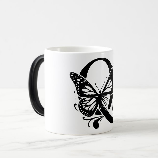 Taza Mágica Q Alphabet black butterfly (Anverso izquierdo)
