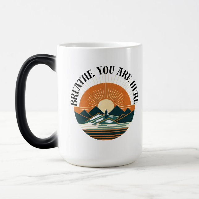 Taza Mágica Retro mountain design with rising sun – Minimalist (Izquierda)