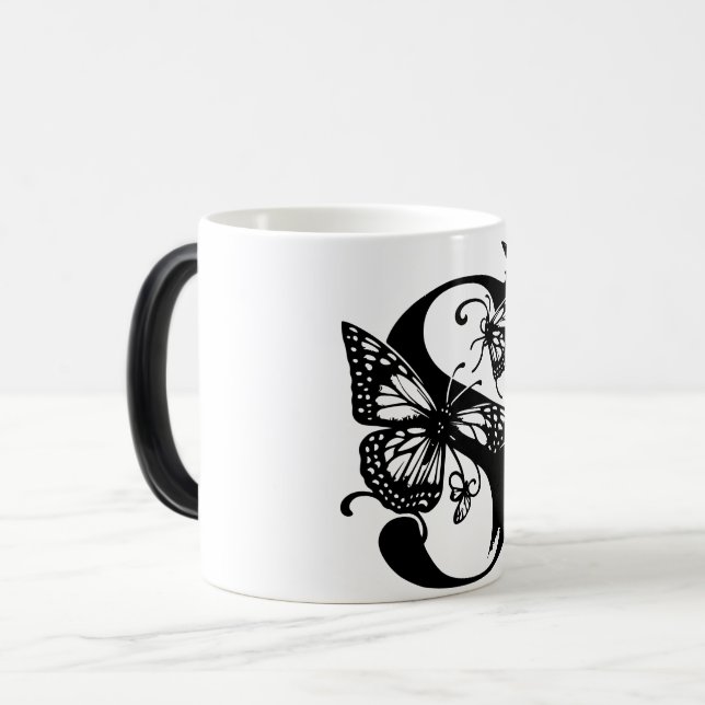 Taza Mágica S Alphabet black butterfly (Anverso izquierdo)