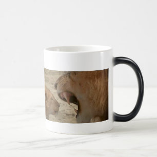 Taza Mágica Serenidad Safari: asombrosa imagen de león en toda