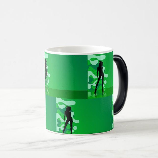 Taza Mágica Silueta verde retro de una mujer bailando (Anverso derecho)