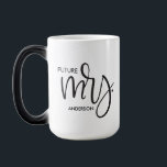 Taza Mágica "Sra. Futura" Mug de compromiso personalizado de m<br><div class="desc">Celebra el emocionante viaje hacia el matrimonio con nuestra "futura señora". Moda de participación personalizada Esta taza es una manera elegante y divertida para que la futura novia honre su próximo cambio de apellido. Personalízalo con su futuro apellido para hacer de cada pausa de café un delicioso recordatorio del día...</div>