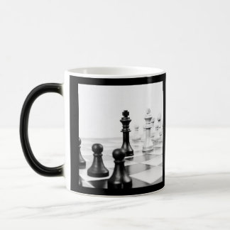 Taza Mágica Tablero de Ajedrez B&N
