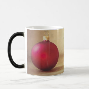 Taza Mágica tema de Navidad con bola de Navidad