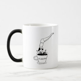 Taza Mágica woman swimming in coffee cup