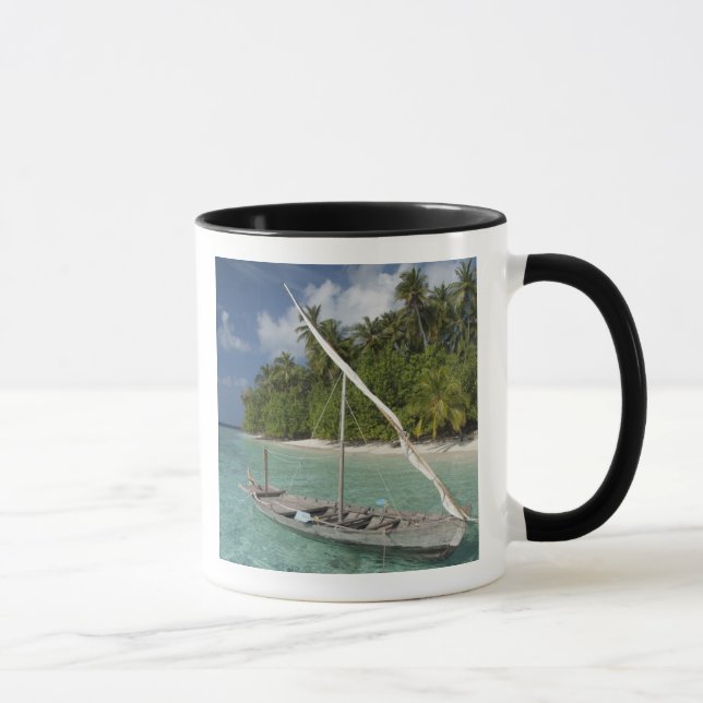 Taza Maldivas, atolón de machos del norte, isla de Kuda (Derecha)