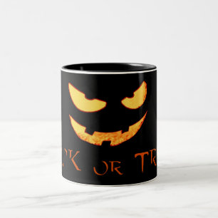 Taza malvada de Halloween de la cara de la