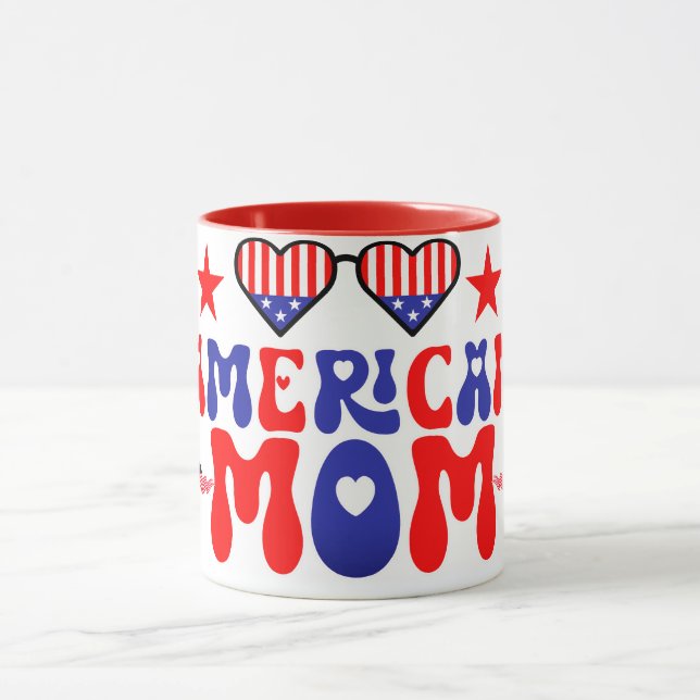 Taza Mamá americana feliz 4 de julio (Centro)