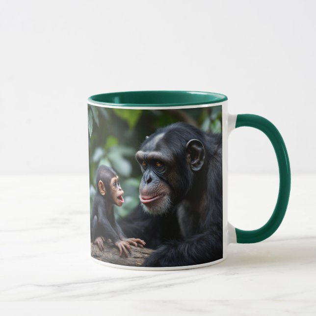 Taza Maman chimpanzé observe tendrement son bébé. (Derecha)