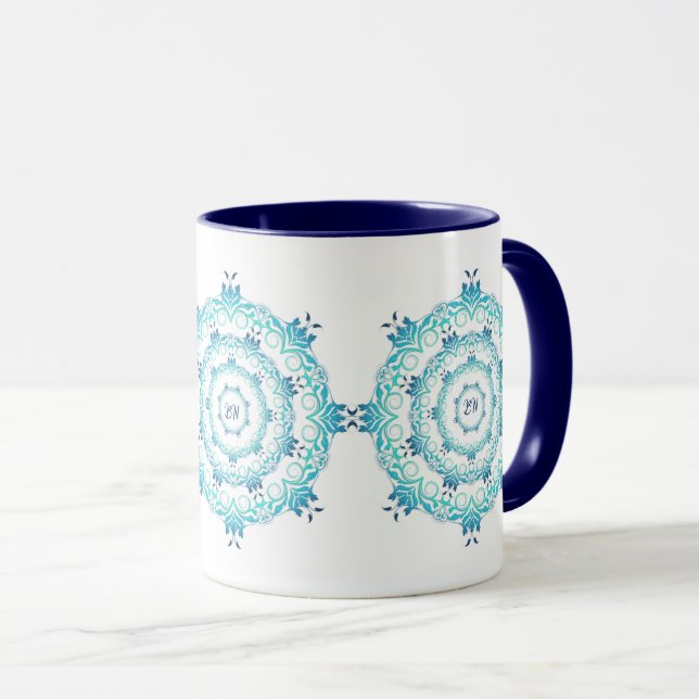 Taza mandala verde azulada étnica. Corona floral (Anverso derecho)